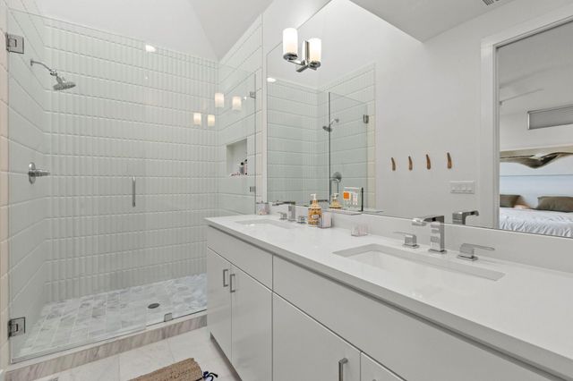 3406 E 17th ST 8, Austin, TX 78721