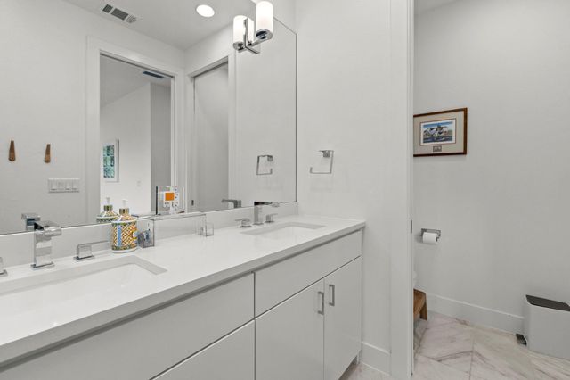 3406 E 17th ST 8, Austin, TX 78721