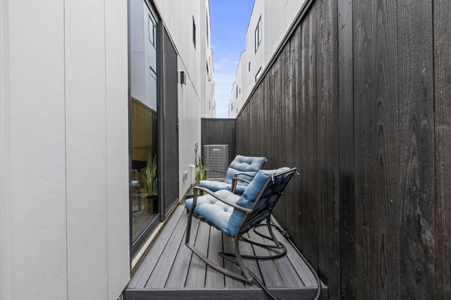 3406 E 17th ST 8, Austin, TX 78721