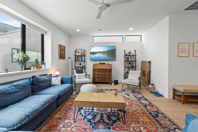 3406 E 17th ST 8, Austin, TX 78721