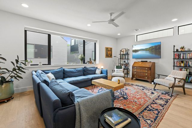 3406 E 17th ST 8, Austin, TX 78721