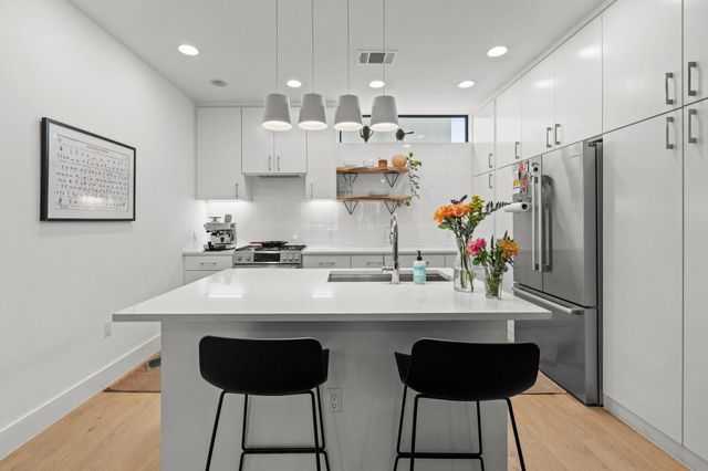 3406 E 17th ST 8, Austin, TX 78721