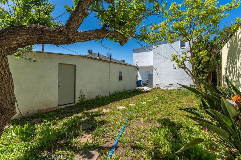 Image 6 of property listing at 10724 Tabor, Los Angeles, CA 90034