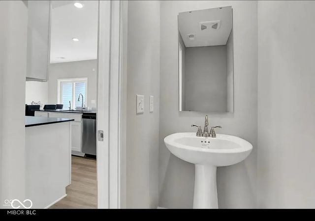 6581 Halsey Street, Zionsville, IN 46077