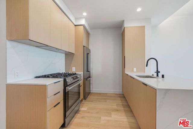 3555 Overland Avenue PH7, Los Angeles, CA 90034