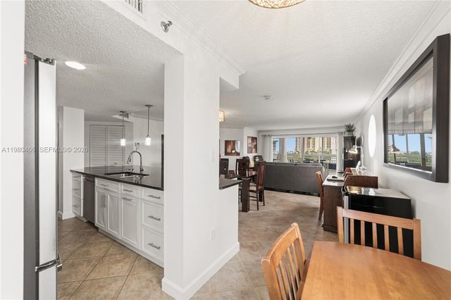 17801 N Bay Road 614, Sunny Isles Beach, FL 33160