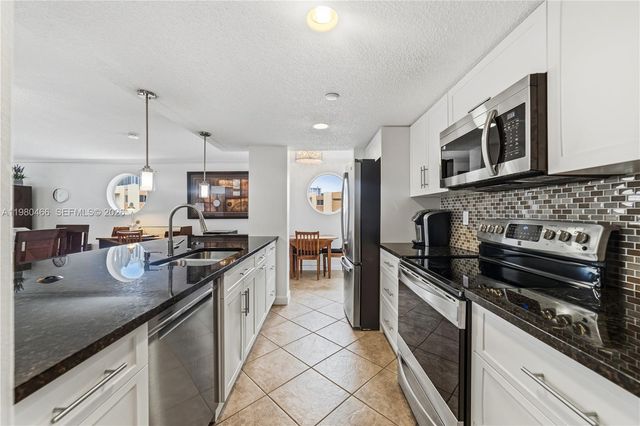 17801 N Bay Road 614, Sunny Isles Beach, FL 33160