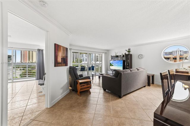 17801 N Bay Road 614, Sunny Isles Beach, FL 33160