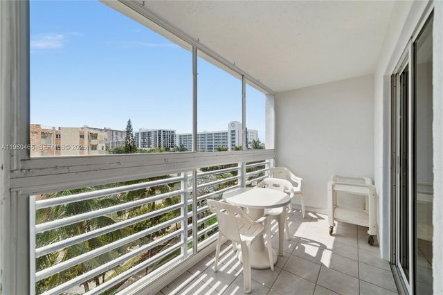 17801 N Bay Road 614, Sunny Isles Beach, FL 33160