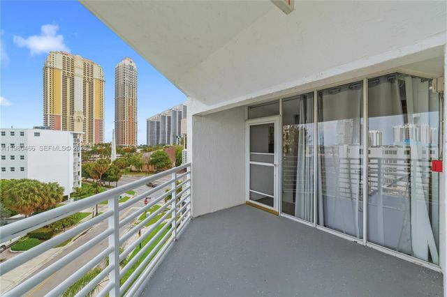 17801 N Bay Road 614, Sunny Isles Beach, FL 33160