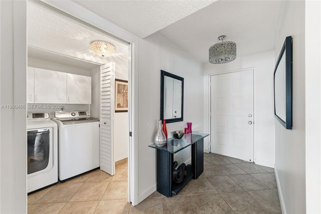 17801 N Bay Road 614, Sunny Isles Beach, FL 33160