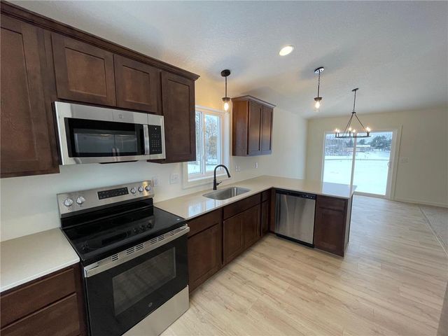 2562 341st Avenue NW, Cambridge, MN 55008