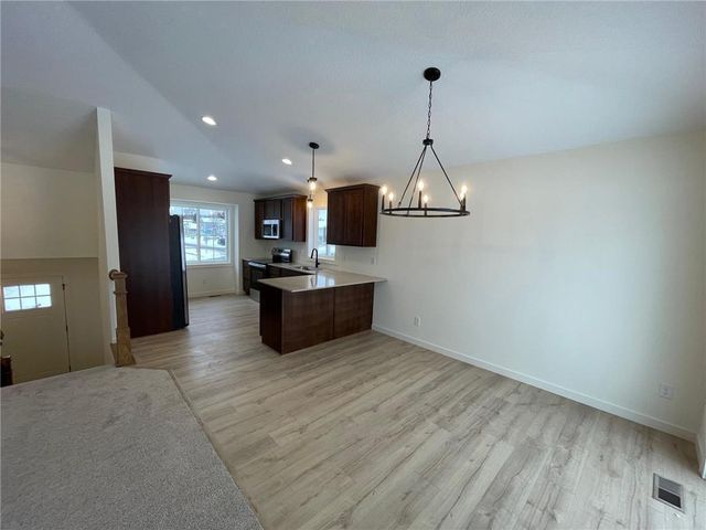 2562 341st Avenue NW, Cambridge, MN 55008