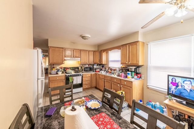 1617 N 35th Avenue, Melrose Park, IL 60160