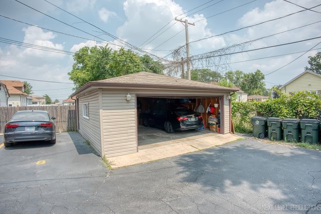 1617 N 35th Avenue, Melrose Park, IL 60160
