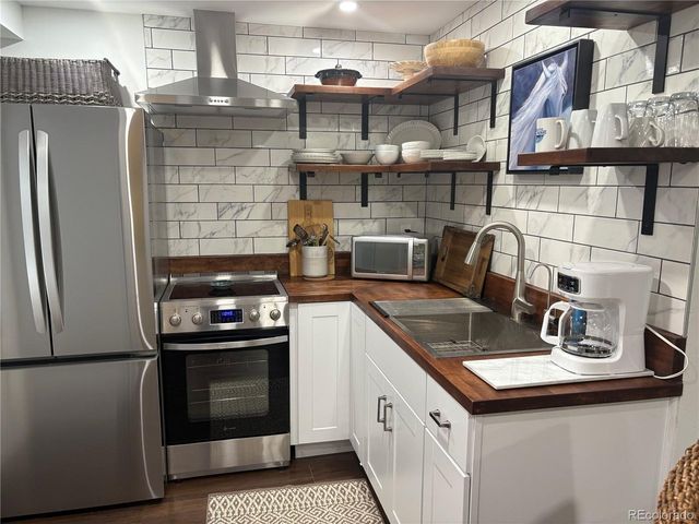 9366 Cornell Cir, Highlands Ranch, CO 80130