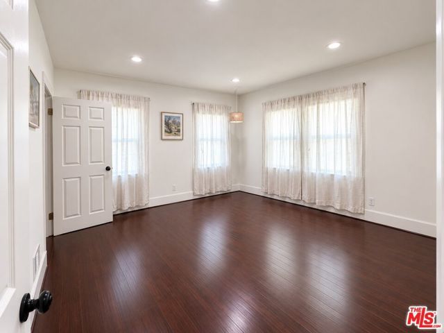 2421 3rd Avenue, Los Angeles, CA 90018