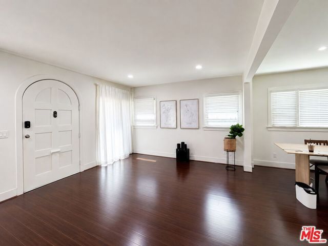 2421 3rd Avenue, Los Angeles, CA 90018