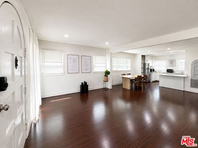 2421 3rd Avenue, Los Angeles, CA 90018