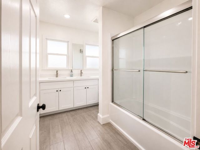 2421 3rd Avenue, Los Angeles, CA 90018
