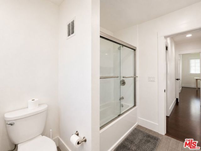 2421 3rd Avenue, Los Angeles, CA 90018