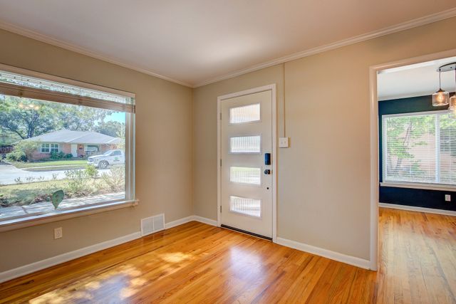 6562 Locke Avenue, Fort Worth, TX 76116