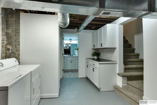 3214 Center Street, Omaha, NE 68105