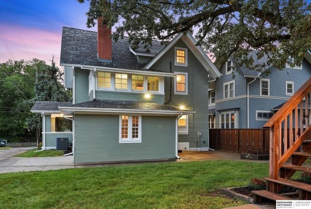3214 Center Street, Omaha, NE 68105