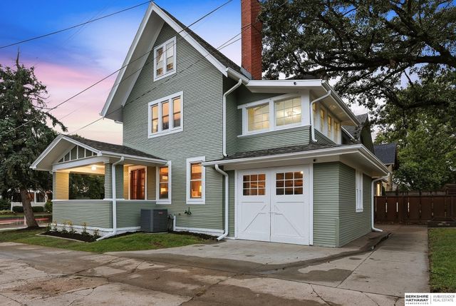 3214 Center Street, Omaha, NE 68105