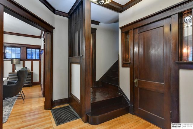3214 Center Street, Omaha, NE 68105