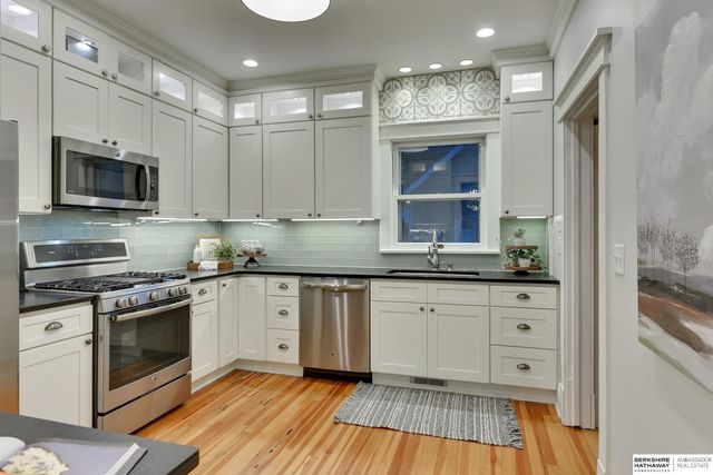 3214 Center Street, Omaha, NE 68105