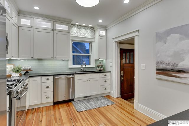 3214 Center Street, Omaha, NE 68105