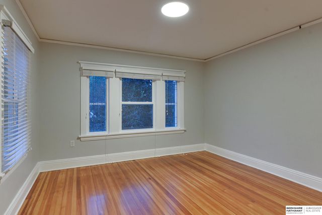 3214 Center Street, Omaha, NE 68105