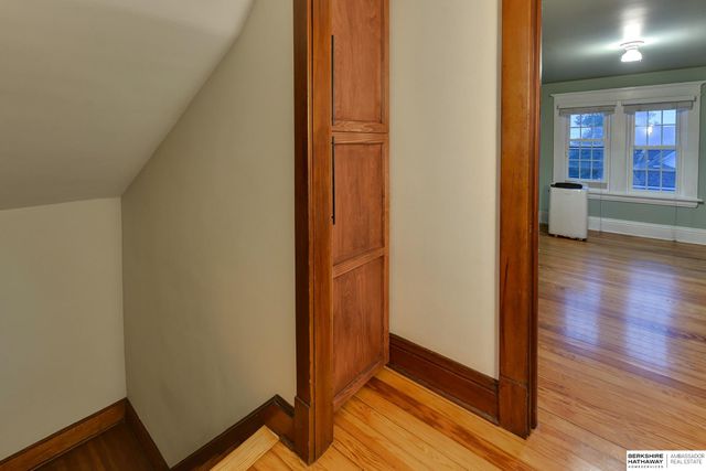 3214 Center Street, Omaha, NE 68105