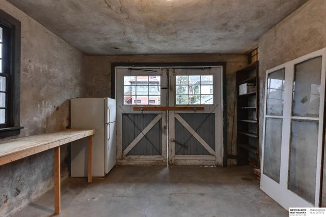 3214 Center Street, Omaha, NE 68105