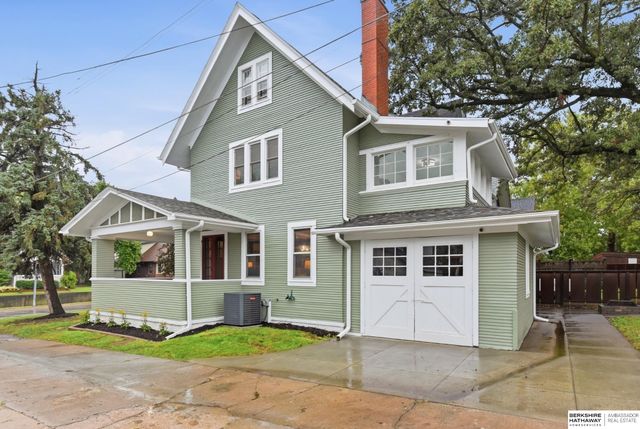 3214 Center Street, Omaha, NE 68105