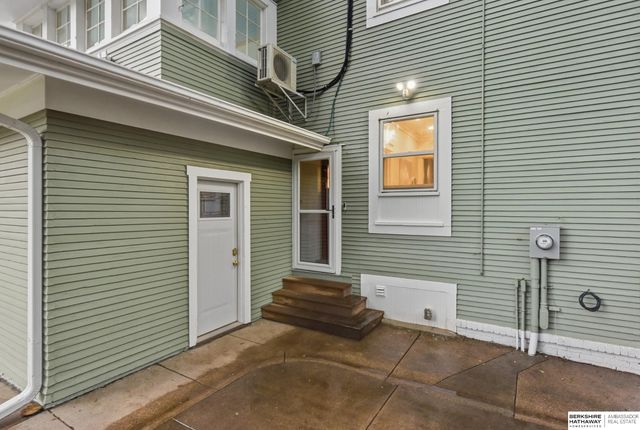 3214 Center Street, Omaha, NE 68105
