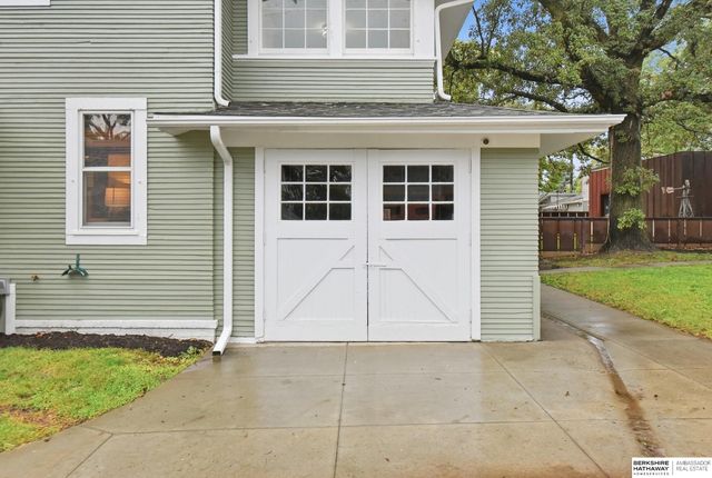 3214 Center Street, Omaha, NE 68105