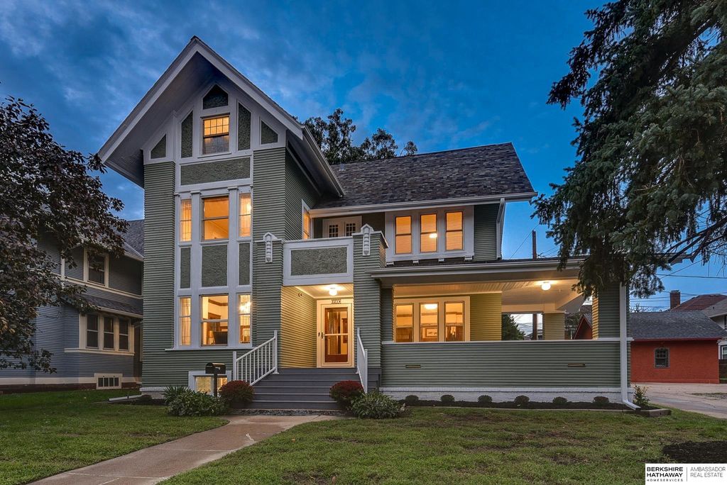 3214 Center Street, Omaha, NE 68105