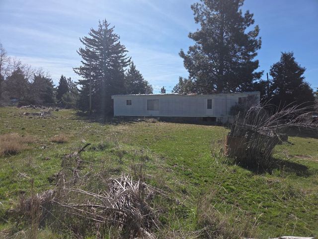 11727 Clovis Drive, Klamath Falls, OR 97603