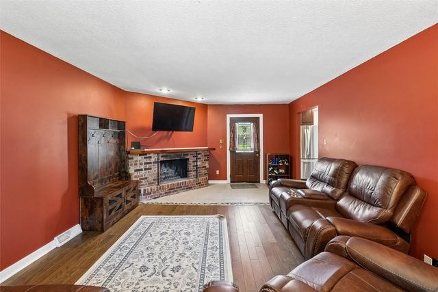 7300 Prairie Avenue, Urbandale, IA 50322