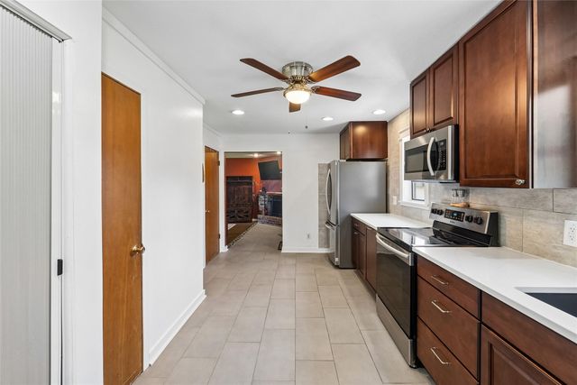 7300 Prairie Avenue, Urbandale, IA 50322