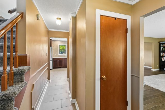 7300 Prairie Avenue, Urbandale, IA 50322