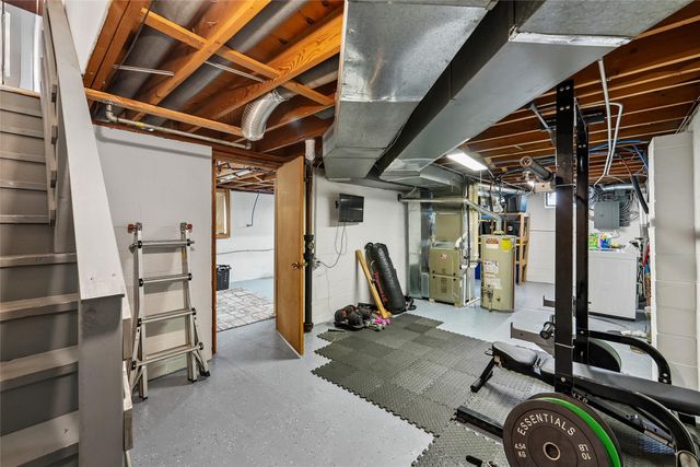 7300 Prairie Avenue, Urbandale, IA 50322