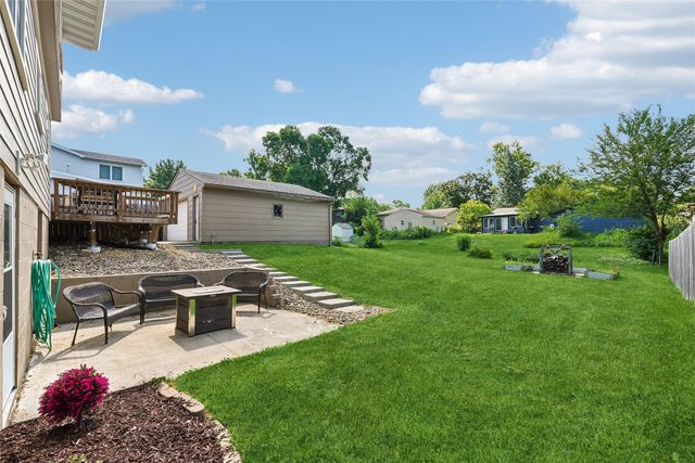 7300 Prairie Avenue, Urbandale, IA 50322