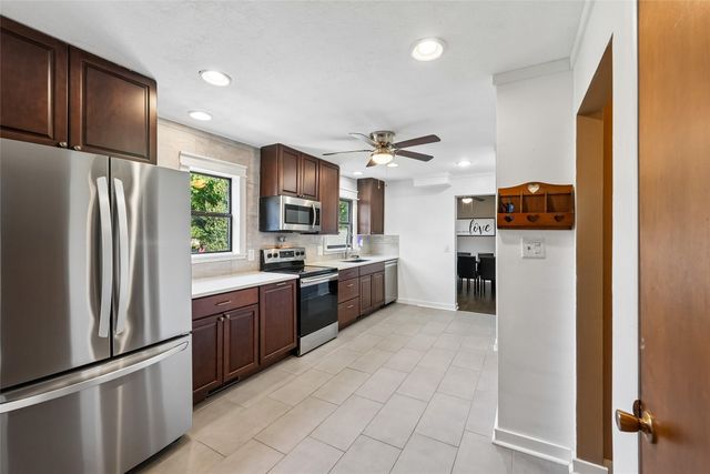 7300 Prairie Avenue, Urbandale, IA 50322