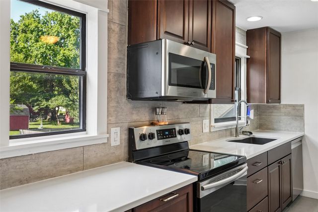 7300 Prairie Avenue, Urbandale, IA 50322