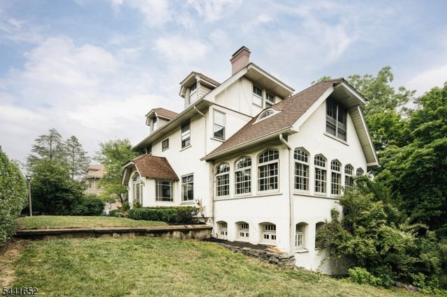 3 Overlook Ave, West Orange Twp., NJ 07052