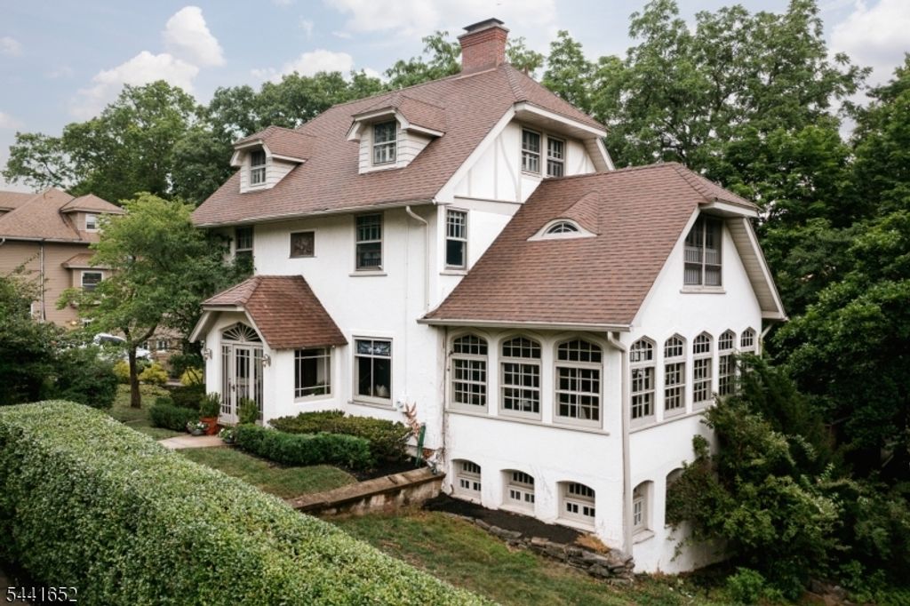3 Overlook Ave, West Orange Twp., NJ 07052