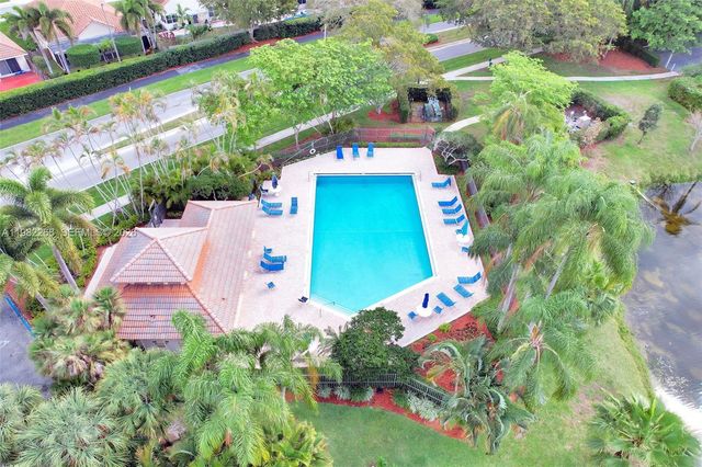 2632 Oak Park Cir, Davie, FL 33328